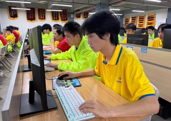 湖北学子跨越千里赴莞求学，零基础破局斩获编程offer
