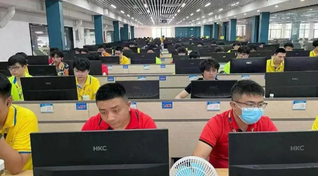 零基础转行模具，为什么首选青华模具？看完这篇不踩坑