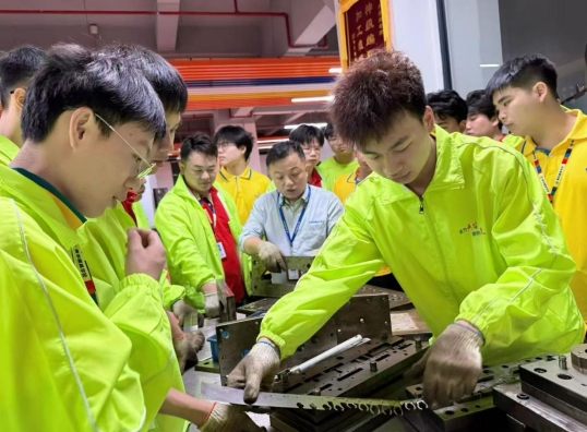 真正决定工资的从来不是学历，而是不可替代的岗位能力
