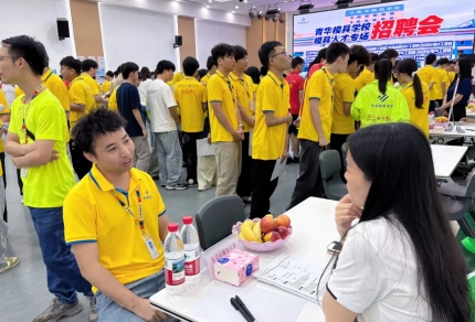 企业主动面试抢人，抢的是能直接上岗的实战能力