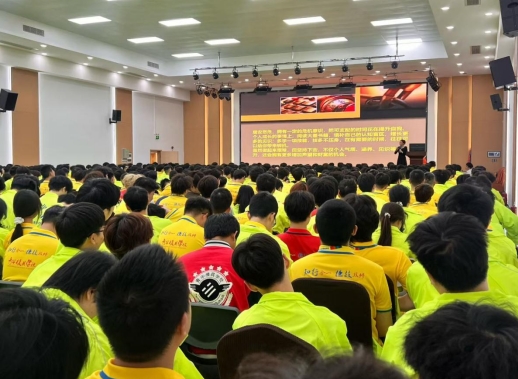 深陷低薪内耗难以突围？硬核技术筑牢职业长久底气。