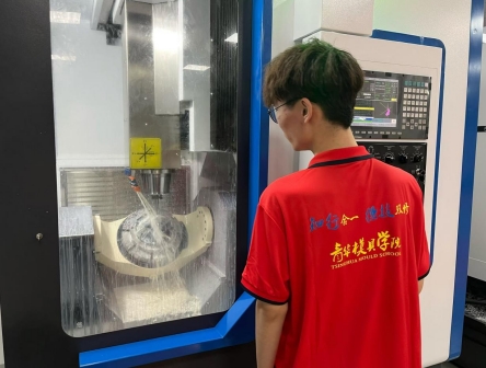 青春不设限，努力终发光！20岁学员顺利转正，稳拿月薪8k